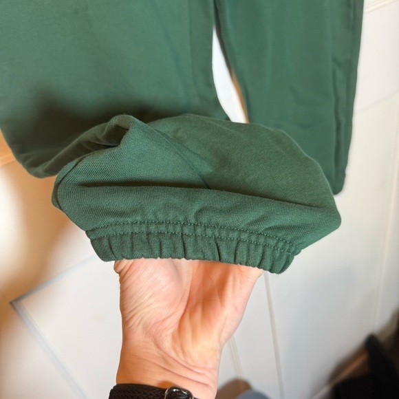 New Balance Dark Green Sweatpants Sport Fleece Women's Size Large Soft Cuffed - Picture 7 of 9